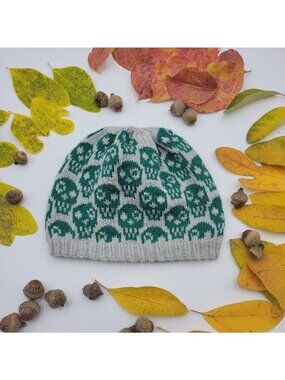 Hand Knit Handmade Hat Toddler 12M - 3T Unisex Beanie Green Skulls Skeletons KT0